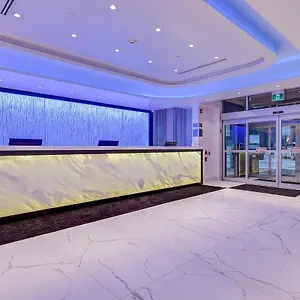 Est 4*, Toronto Canada
