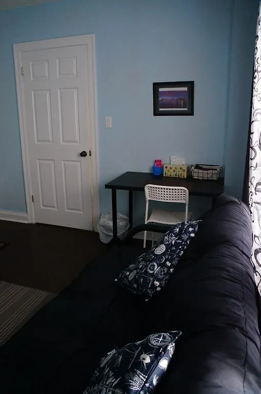 Locarno Hostel Toronto