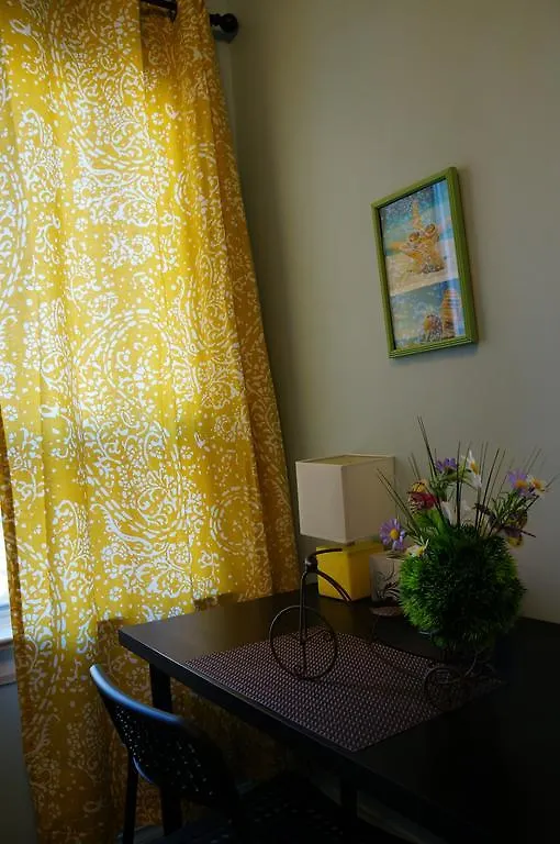 Locarno Hostel Toronto